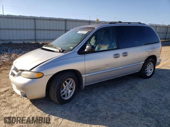 2000 Dodge Caravan SE с VIN 2B4GP45G0YR588150, выставлен на аукционе Copart как лот 79465934 с пробегом 158 207 миль миль и Списание • Salvage title. История ставок и продаж доступна на DreamBid. Изображение 1.