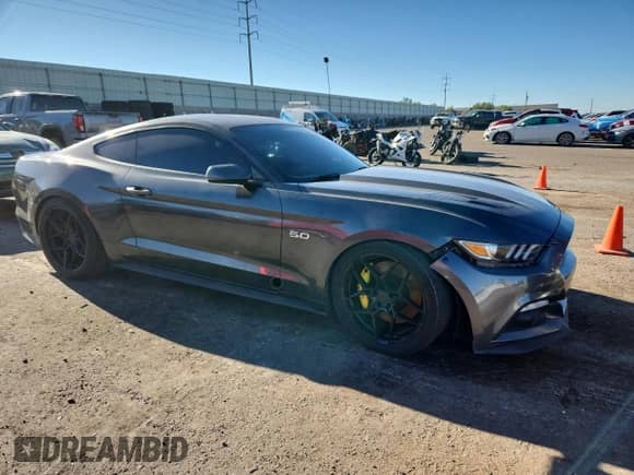 2017 Ford Mustang GT z VIN 1FA6P8CF2H5272235, wystawiony jako Copart lot #82162045 z przebiegiem 83 940 mil mil oraz Szkoda całkowita • Salvage title. Historia ofert i sprzedaży dostępna na DreamBid. Obrazek 4.
