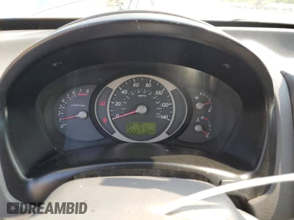 2005 Hyundai Tucson GL z VIN KM8JM12B75U180957, wystawiony jako Copart lot #62412015 z przebiegiem 222 710 mil mil oraz Szkoda całkowita • Salvage title. Historia ofert i sprzedaży dostępna na DreamBid. Obrazek 9.