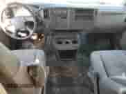2004 Chevrolet Express Cargo с VIN 1GCFG15X841140041, выставлен на аукционе Copart как лот 41651635 с пробегом 171 503 миль миль и Списание • Salvage title. История ставок и продаж доступна на DreamBid. Изображение 8.