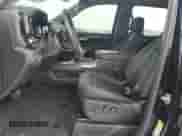 2022 Chevrolet Silverado 1500 LTZ z VIN 1GCUDGEDXNZ568771, wystawiony jako Copart lot #45108265 z przebiegiem 20 679 mil mil oraz Szkoda całkowita • Salvage title. Historia ofert i sprzedaży dostępna na DreamBid. Obrazek 7.