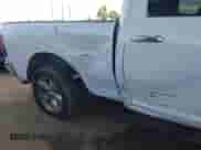 2018 Ram 1500 SLT z VIN 1C6RR6GG3JS114400, wystawiony jako IAAI lot #41529711 z przebiegiem 154 784 mil mil oraz . Historia ofert i sprzedaży dostępna na DreamBid. Obrazek 6.