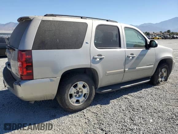 2008 Chevrolet Tahoe 1LT with VIN 1GNFC13078R114210, listed as a Copart auction lot 69286435 with 364,596 mi miles and Clean title. Bid and sale history available at DreamBid. Image 3.