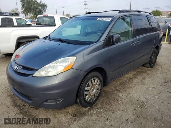 2009 Toyota Sienna CE с VIN 5TDZK23C39S256453, выставлен на аукционе Copart как лот 82657915 с пробегом 235 534 миль миль и Чистый • Clean title. История ставок и продаж доступна на DreamBid. Изображение 1.
