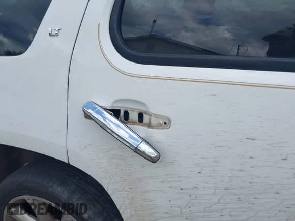 2007 Chevrolet Tahoe LS с VIN 1GNFC13J57R313666, выставлен на аукционе IAAI как лот 42511253 с пробегом 374 689 миль миль и . История ставок и продаж доступна на DreamBid. Изображение 14.