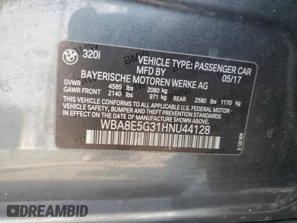 2017 BMW 3 Series 320i xDrive z VIN WBA8E5G31HNU44128, wystawiony jako Copart lot #70943715 z przebiegiem 53 725 mil mil oraz Szkoda całkowita • Salvage title. Historia ofert i sprzedaży dostępna na DreamBid. Obrazek 12.