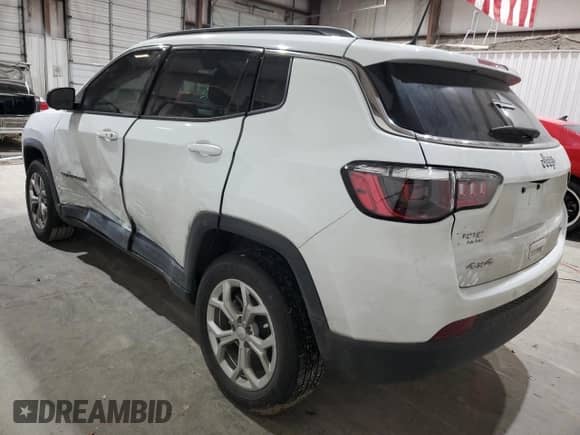 2024 Jeep Compass Latitude with VIN 3C4NJDBN0RT146367, listed as a Copart auction lot 41695345 with 20,951 mi miles and Salvage title. Bid and sale history available at DreamBid. Image 2.