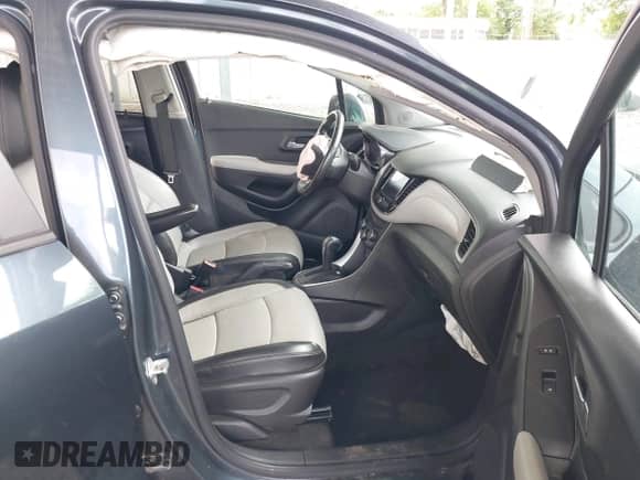 2022 Chevrolet Trax LT с VIN KL7CJPSM1NB533275, выставлен на аукционе IAAI как лот 43027749 с пробегом 95 665 миль миль и . История ставок и продаж доступна на DreamBid. Изображение 5.