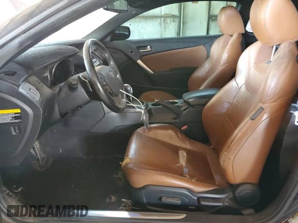2016 Hyundai Genesis Coupe Ultimate с VIN KMHHU6KJ8GU137282, выставлен на аукционе Copart как лот 84377355 с пробегом 101 366 миль миль и Списание • Salvage title. История ставок и продаж доступна на DreamBid. Изображение 7.