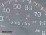 1998 Ford F-150 XL z VIN 1FTRX17LXWNB53022, wystawiony jako IAAI lot #43309242 z przebiegiem 278 109 mil mil oraz . Historia ofert i sprzedaży dostępna na DreamBid. Obrazek 7.