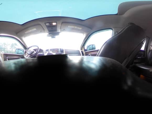 2016 Ram 1500 Limited z VIN 1C6RR7WM4GS125993, wystawiony jako IAAI lot #41394198 z przebiegiem 113 681 mil mil oraz . Historia ofert i sprzedaży dostępna na DreamBid. Obrazek 22.