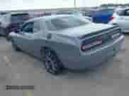 2017 Dodge Challenger SXT Plus z VIN 2C3CDZAGXHH601302, wystawiony jako IAAI lot #43076402 z przebiegiem 66 660 mil mil oraz . Historia ofert i sprzedaży dostępna na DreamBid. Obrazek 3.