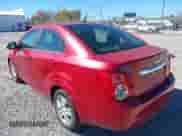 2014 Chevrolet Sonic LT с VIN 1G1JC5SH1E4145813, выставлен на аукционе IAAI как лот 43500398 с пробегом 151 118 миль миль и . История ставок и продаж доступна на DreamBid. Изображение 3.