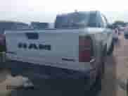 2025 Ram 1500 Rebel z VIN 1C6SRFLP1SN576994, wystawiony jako IAAI lot #42767833 z przebiegiem 26 955 mil mil oraz . Historia ofert i sprzedaży dostępna na DreamBid. Obrazek 4.