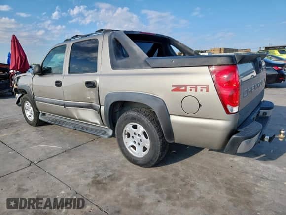 2003 Chevrolet Avalanche z VIN 3GNEC13T53G317286, wystawiony jako Copart lot #68093205 z przebiegiem 179 010 mil mil oraz Szkoda całkowita • Salvage title. Historia ofert i sprzedaży dostępna na DreamBid. Obrazek 2.