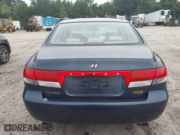 2006 Hyundai Azera SE с VIN KMHFC46F26A137167, выставлен на аукционе IAAI как лот 39742521 с пробегом 220 504 миль миль и . История ставок и продаж доступна на DreamBid. Изображение 16.