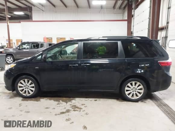 2017 Toyota Sienna XLE with VIN 5TDDZ3DC1HS156781, listed as a IAAI auction lot 41457089 with 189,921 mi miles and . Bid and sale history available at DreamBid. Image 14.