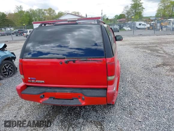 2004 Chevrolet Blazer LS with VIN 1GNDT13X64K127182, listed as a IAAI auction lot 42188177 with 135,946 mi miles and . Bid and sale history available at DreamBid. Image 16.