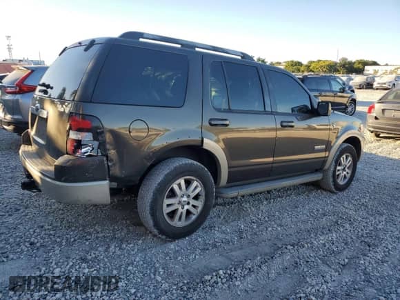 2008 Ford Explorer Eddie Bauer with VIN 1FMEU64818UB00184, listed as a Copart auction lot 82398024 with 211,491 mi miles and Salvage title. Bid and sale history available at DreamBid. Image 3.