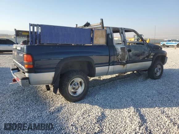 2001 Dodge 1500 z VIN 3B7HF13Z31M253328, wystawiony jako Copart lot #73556634 z przebiegiem Nie podano mil oraz Czysty tytuł • Clean title. Historia ofert i sprzedaży dostępna na DreamBid. Obrazek 3.