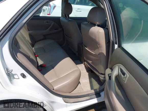 2001 Toyota Camry LE z VIN 4T1BF28K31U970889, wystawiony jako IAAI lot #42973204 z przebiegiem 187 815 mil mil oraz . Historia ofert i sprzedaży dostępna na DreamBid. Obrazek 8.