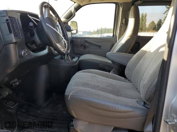 2017 Chevrolet Express Passenger LT with VIN 1GAZGPFG3H1108188, listed as a Copart auction lot 80821115 with 86,586 mi miles and Non repairable. Bid and sale history available at DreamBid. Image 7.