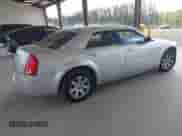 2005 Chrysler 300 Touring z VIN 2C3JA53G75H687752, wystawiony jako IAAI lot #42190758 z przebiegiem 170 269 mil mil oraz . Historia ofert i sprzedaży dostępna na DreamBid. Obrazek 4.