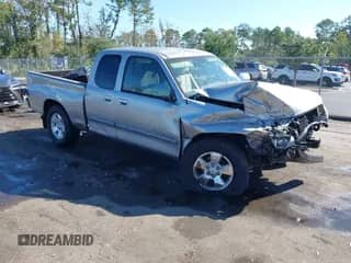 2006 Toyota Tundra SR5 z VIN 5TBRT34146S479458, wystawiony jako IAAI lot #43275710 z przebiegiem 195 254 mil mil oraz . Historia ofert i sprzedaży dostępna na DreamBid. Obrazek 1.