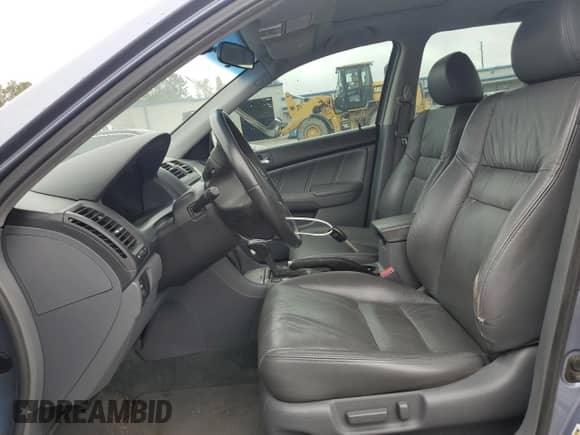 2007 Honda Accord EX-L z VIN 1HGCM56867A082107, wystawiony jako Copart lot #90253225 z przebiegiem 116 995 mil mil oraz Szkoda całkowita • Salvage title. Historia ofert i sprzedaży dostępna na DreamBid. Obrazek 7.