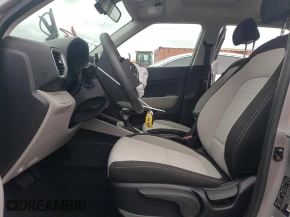 2024 Hyundai Venue SEL с VIN KMHRC8A34RU318310, выставлен на аукционе Copart как лот 69628794 с пробегом 5 467 миль миль и Списание • Salvage title. История ставок и продаж доступна на DreamBid. Изображение 7.