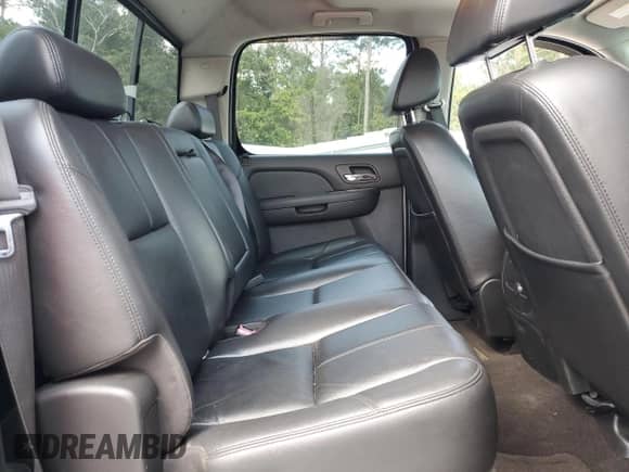 2008 GMC Sierra 1500 SLT z VIN 2GTEK13J481304734, wystawiony jako Copart lot #81717135 z przebiegiem 124 158 mil mil oraz Szkoda całkowita • Salvage title. Historia ofert i sprzedaży dostępna na DreamBid. Obrazek 10.