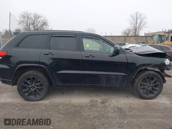 2017 Jeep Grand Cherokee Laredo z VIN 1C4RJFAG6HC700702, wystawiony jako IAAI lot #41954658 z przebiegiem 97 021 mil mil oraz . Historia ofert i sprzedaży dostępna na DreamBid. Obrazek 13.