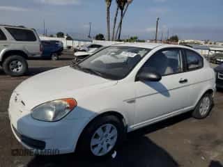 2008 Hyundai Accent GS z VIN KMHCM36C28U075450, wystawiony jako Copart lot #72071274 z przebiegiem Nie podano mil oraz Szkoda całkowita • Salvage title. Historia ofert i sprzedaży dostępna na DreamBid. Obrazek 1.