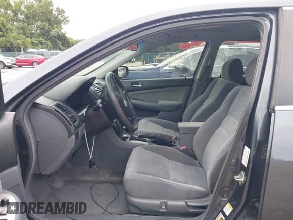 2006 Honda Accord EX z VIN 1HGCM56736A164186, wystawiony jako IAAI lot #42943636 z przebiegiem 220 900 mil mil oraz . Historia ofert i sprzedaży dostępna na DreamBid. Obrazek 5.