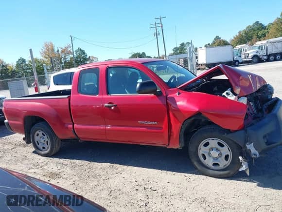 2014 Toyota Tacoma with VIN 5TFTX4CN1EX037015, listed as a IAAI auction lot 43478421 with 157,696 mi miles and . Bid and sale history available at DreamBid. Image 13.