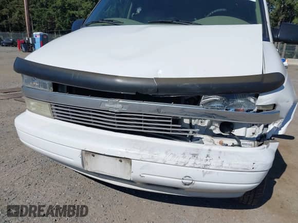 2002 Chevrolet Astro z VIN 1GNEL19X22B120237, wystawiony jako IAAI lot #42667153 z przebiegiem 181 033 mil mil oraz . Historia ofert i sprzedaży dostępna na DreamBid. Obrazek 6.