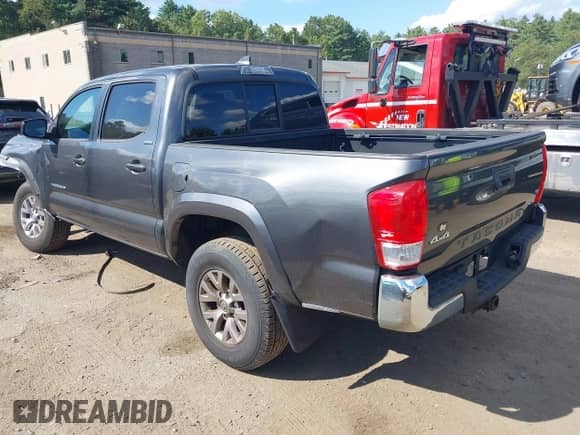2017 Toyota Tacoma SR5 with VIN 3TMCZ5AN0HM102398, listed as a IAAI auction lot 43141321 with 136,440 mi miles and . Bid and sale history available at DreamBid. Image 15.