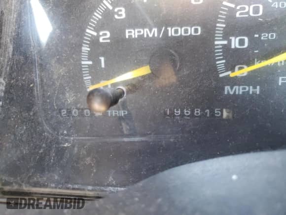 2000 Chevrolet Silverado 2500 с VIN 1GCGK29J5YF481047, выставлен на аукционе Copart как лот 50149902 с пробегом 196 815 миль миль и На запчасти • Non repairable. История ставок и продаж доступна на DreamBid. Изображение 8.