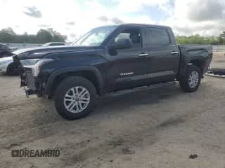 2022 Toyota Tundra SR5 with VIN 5TFLA5DB4NX028319, listed as a Copart auction lot 60737985 with 52,026 mi miles and Salvage title. Bid and sale history available at DreamBid. Image 1.