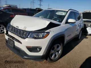2019 Jeep Compass Latitude z VIN 3C4NJDBB3KT786519, wystawiony jako Copart lot #52924685 z przebiegiem 47 915 mil mil oraz Szkoda całkowita • Salvage title. Historia ofert i sprzedaży dostępna na DreamBid. Obrazek 1.