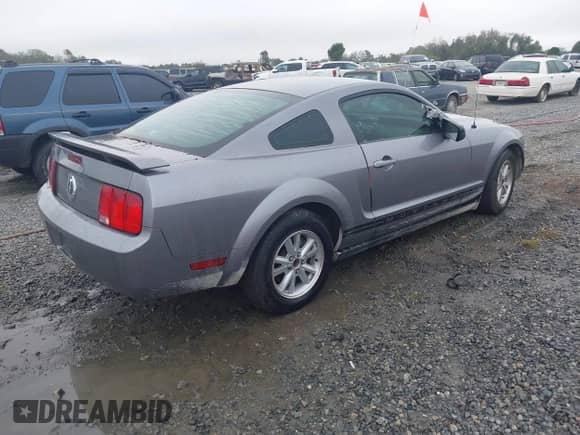 2006 Ford Mustang Standard with VIN 1ZVFT80N665127615, listed as a IAAI auction lot 43359743 with 105,749 mi miles and . Bid and sale history available at DreamBid. Image 4.