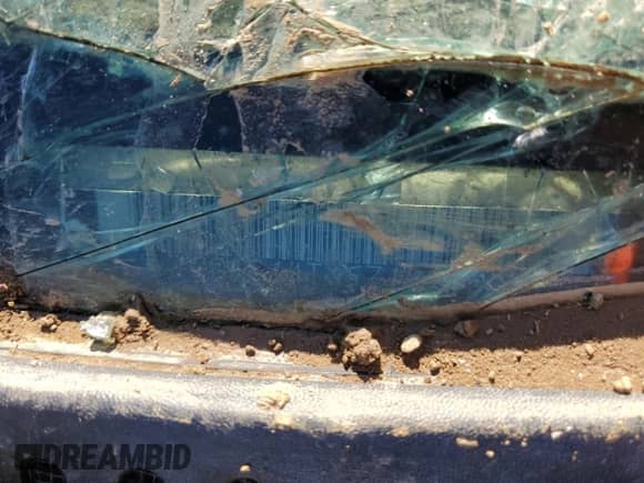 2005 Chevrolet Silverado 1500 z VIN 1GCEC14T85Z121465, wystawiony jako Copart lot #81165044 z przebiegiem 184 695 mil mil oraz Szkoda całkowita • Salvage title. Historia ofert i sprzedaży dostępna na DreamBid. Obrazek 12.