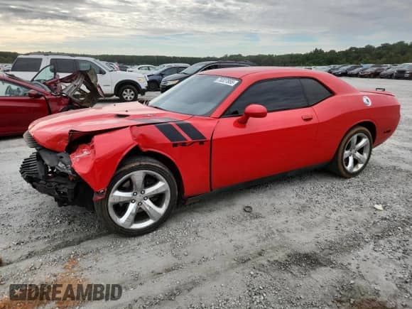 2014 Dodge Challenger R/T with VIN 2C3CDYBT8EH177264, listed as a Copart auction lot 70327855 with 105,628 mi miles and Salvage title. Bid and sale history available at DreamBid. Image 1.