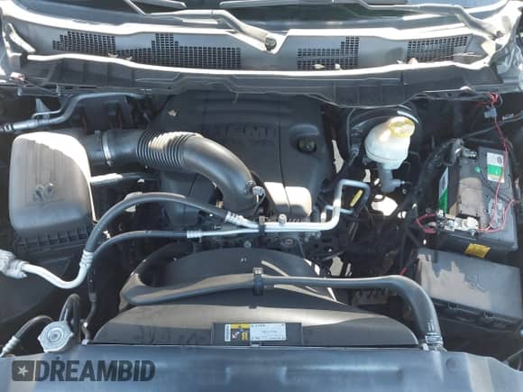 2018 Ram 1500 Express z VIN 1C6RR6KT5JS155244, wystawiony jako IAAI lot #41349010 z przebiegiem 118 327 mil mil oraz . Historia ofert i sprzedaży dostępna na DreamBid. Obrazek 10.