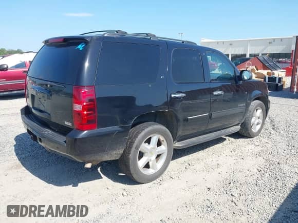 2011 Chevrolet Tahoe LT с VIN 1GNSCBE07BR130092, выставлен на аукционе IAAI как лот 42731523 с пробегом 221 296 миль миль и . История ставок и продаж доступна на DreamBid. Изображение 4.