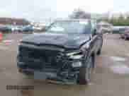 2019 Ram 1500 Laramie z VIN 1C6SRFJTXKN589601, wystawiony jako IAAI lot #42061260 z przebiegiem 109 901 mil mil oraz . Historia ofert i sprzedaży dostępna na DreamBid. Obrazek 2.