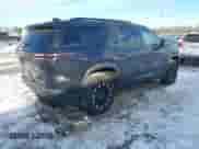 2024 Chevrolet Traverse AWD Z71 z VIN 1GNEVJKS0RJ155142, wystawiony jako IAAI lot #41346737 z przebiegiem 15 669 mil mil oraz . Historia ofert i sprzedaży dostępna na DreamBid. Obrazek 4.