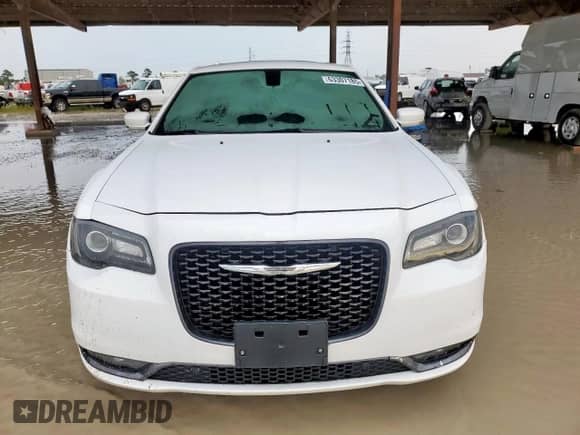 2016 Chrysler 300 S with VIN 2C3CCABG4GH182218, listed as a Copart auction lot 63307185 with 115,041 mi miles and Salvage title. Bid and sale history available at DreamBid. Image 5.