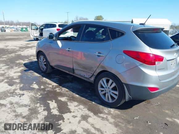 2013 Hyundai Tucson GLS с VIN KM8JUCAC9DU643556, выставлен на аукционе IAAI как лот 41600770 с пробегом 139 161 миль миль и . История ставок и продаж доступна на DreamBid. Изображение 3.