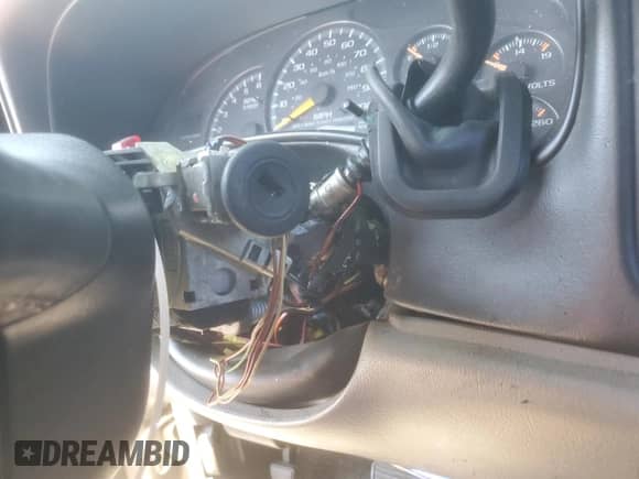 2001 Chevrolet Suburban LS с VIN 3GNEC16T21G146747, выставлен на аукционе Copart как лот 57613025 с пробегом 149 534 миль миль и Списание • Salvage title. История ставок и продаж доступна на DreamBid. Изображение 13.